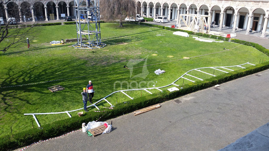 installazione-statale-ETFE-fuori-salone-2