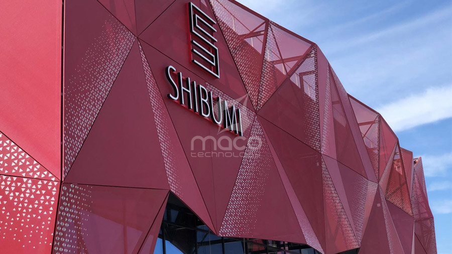 Facciata tessile a pannelli per Sushi Restaurant